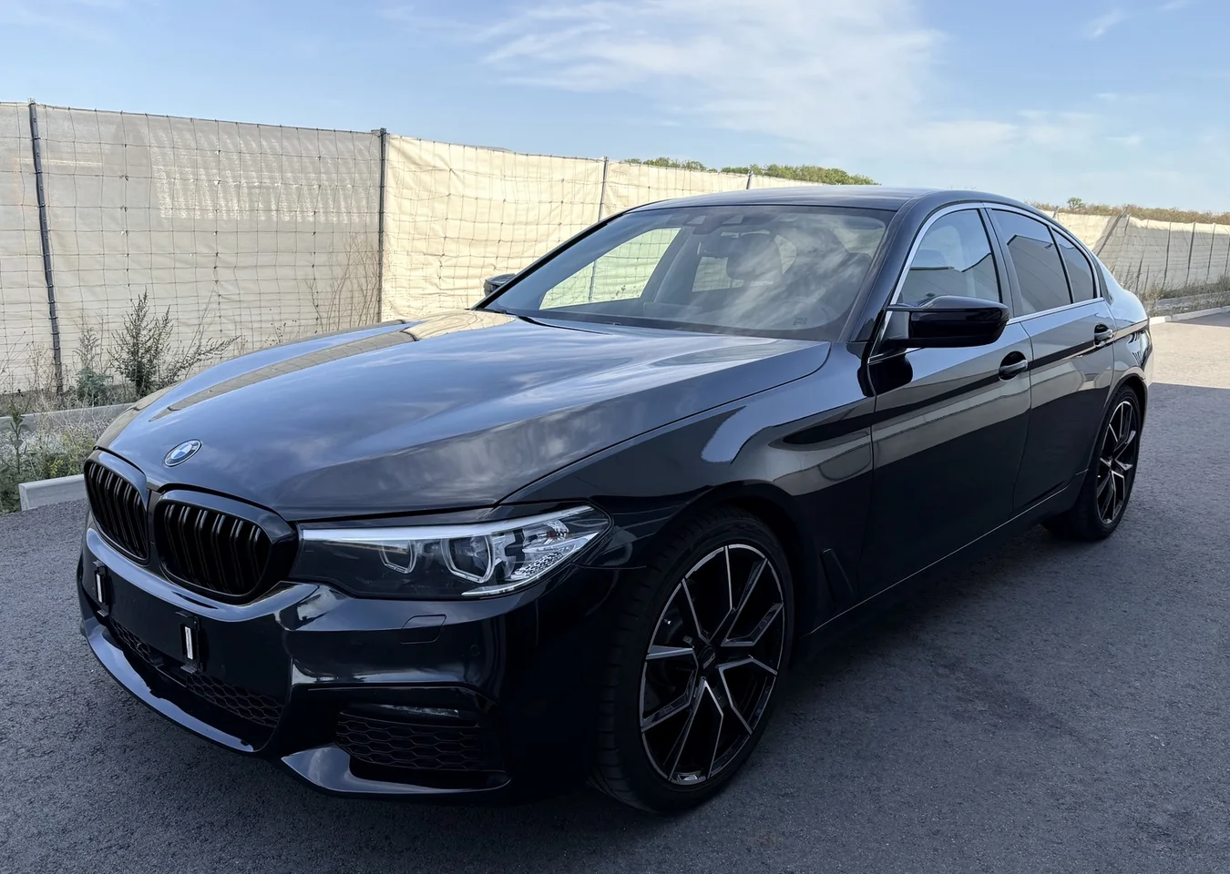 Dunkler BMW 5er aus unserer Galerie