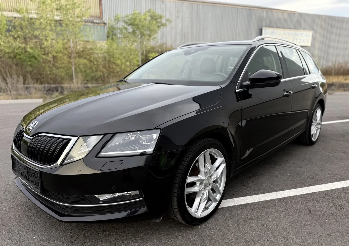 Schwarzer Škoda Octavia Combi aus der ACO-Fahrzeuggalerie